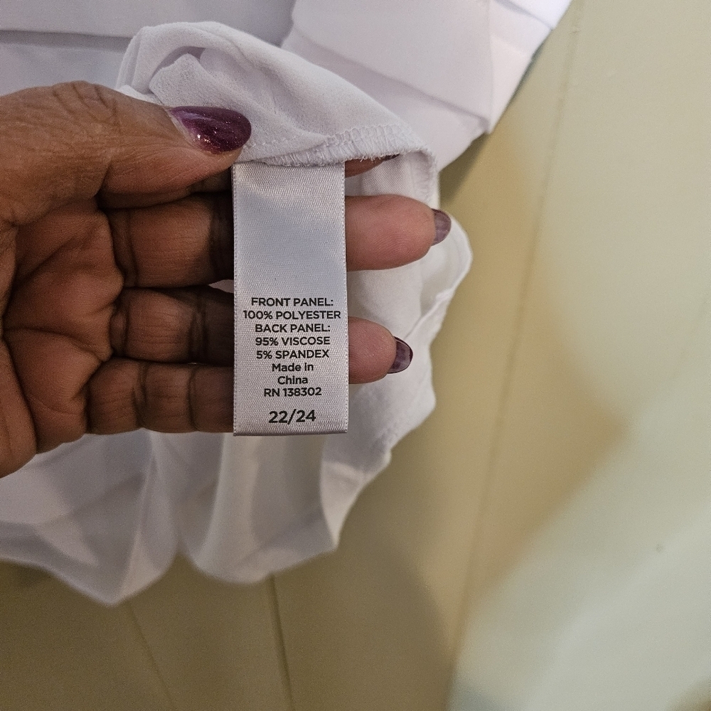 Avenue Plus Size 22/24 White Sleeveless Sheer Panel Top | Lightweight & Chic - Picture 5 of 6